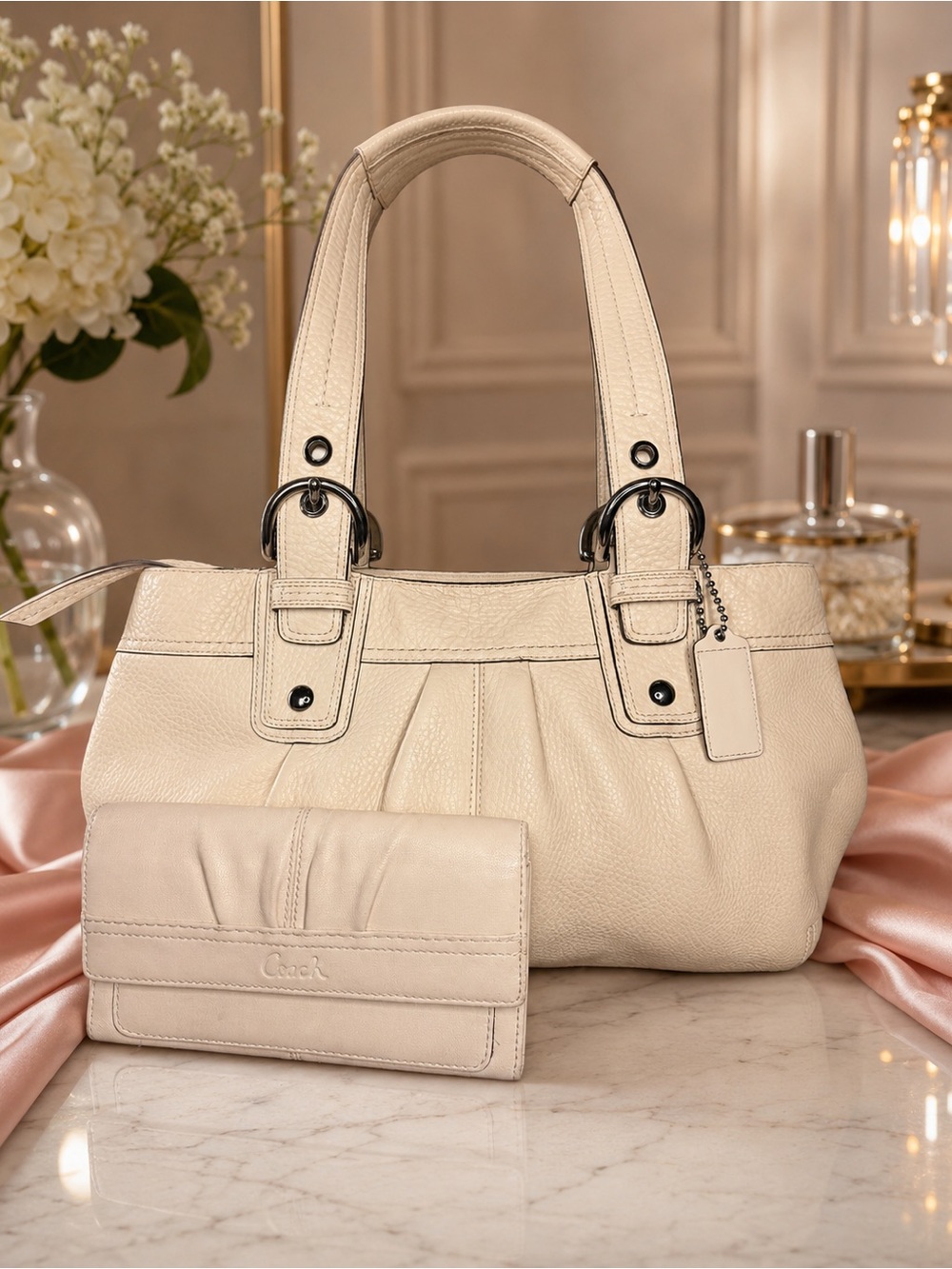 Coach Cream Leather Shoulder Bag with Silver Hardware - Picture 10 of 10